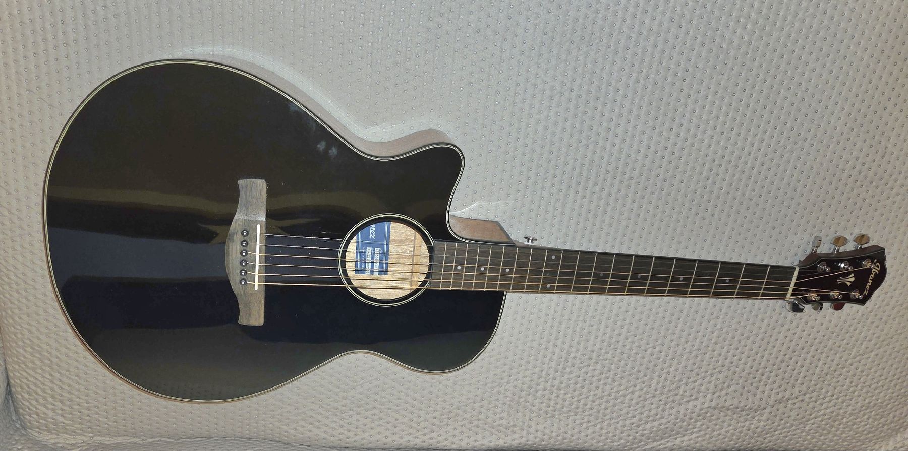 Ibanez Musikinstrumente: Guitare Ibanez – Neu (gemäss Beschreibung) aus Penthalaz von EvandroLuz 3
