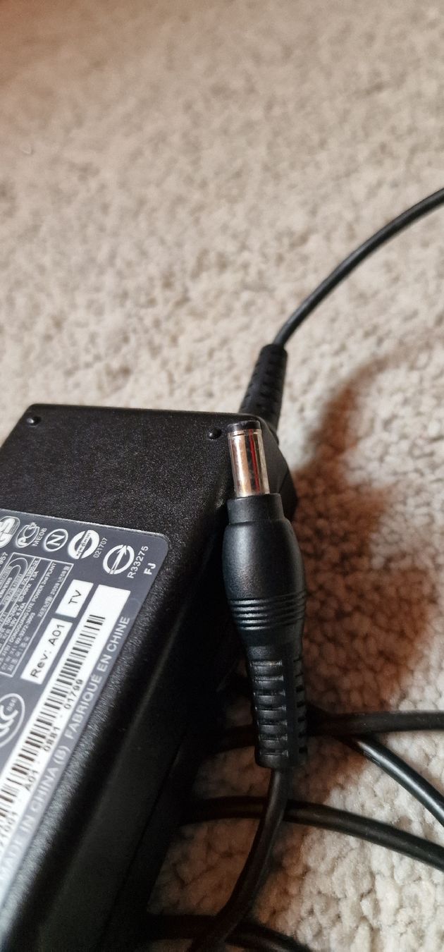 Toshiba Caricabatterie: Toshiba Ladegerat 90W – Usato da Gerlafingen venduto da dulifuli 1