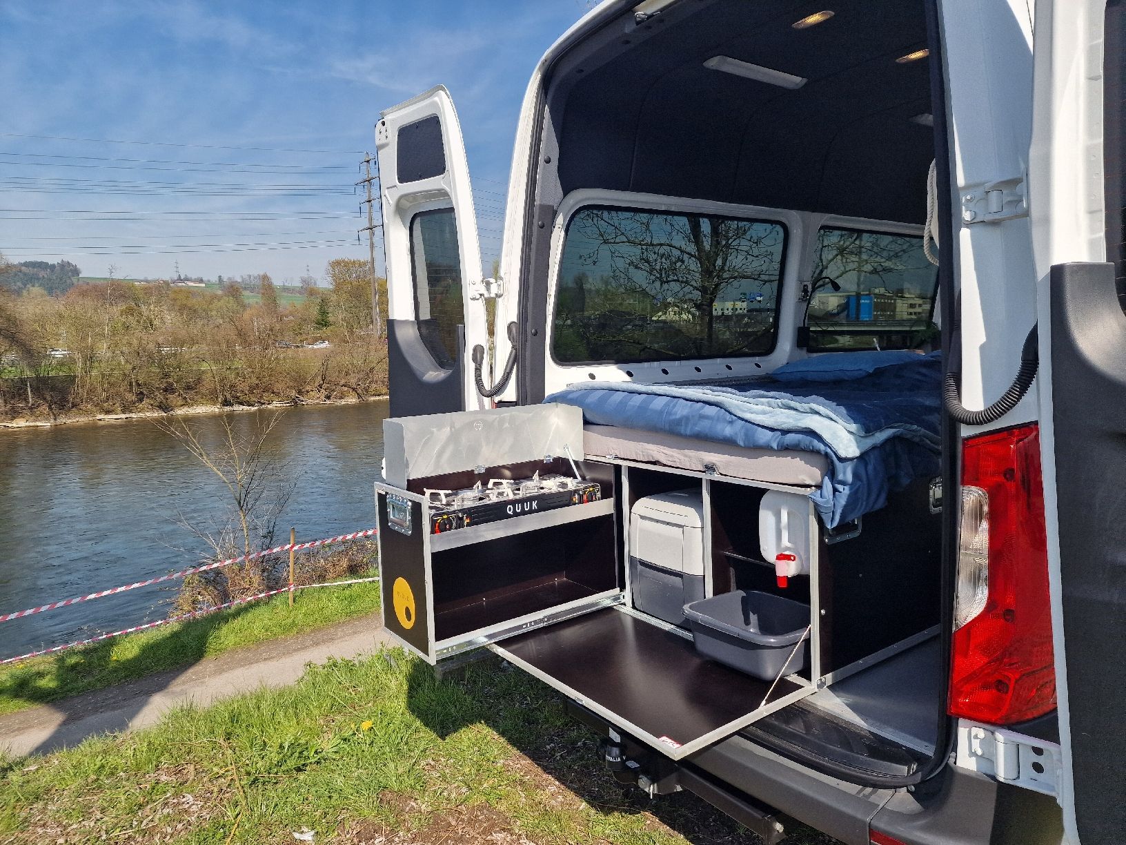 Mercedes-Benz Veicoli da campeggio: Camper und Lieferwagen in einem. – Usato da Rotkreuz venduto da mech-tech 3
