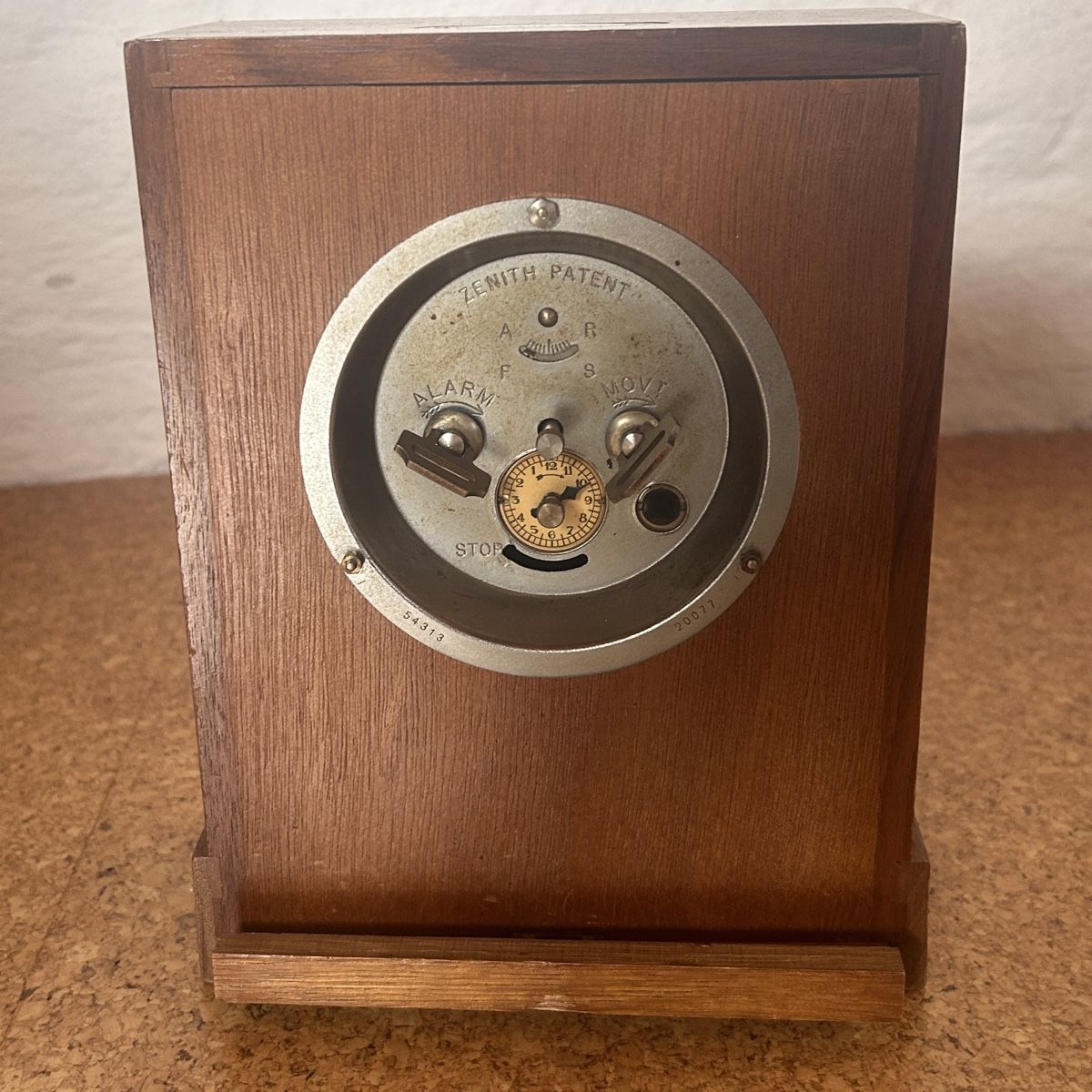 Zenith Sveglie: Antiker Zenith Wecker aus Holz! – Usato da Laufen venduto da belleskulptur 1