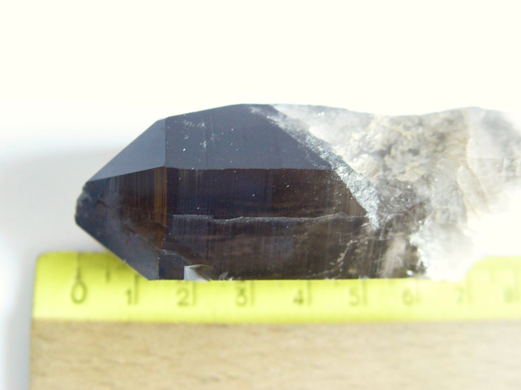 Minerali & Pietre curative: Mineral (Rauchquarz) – Usato da Henggart venduto da gernli 2