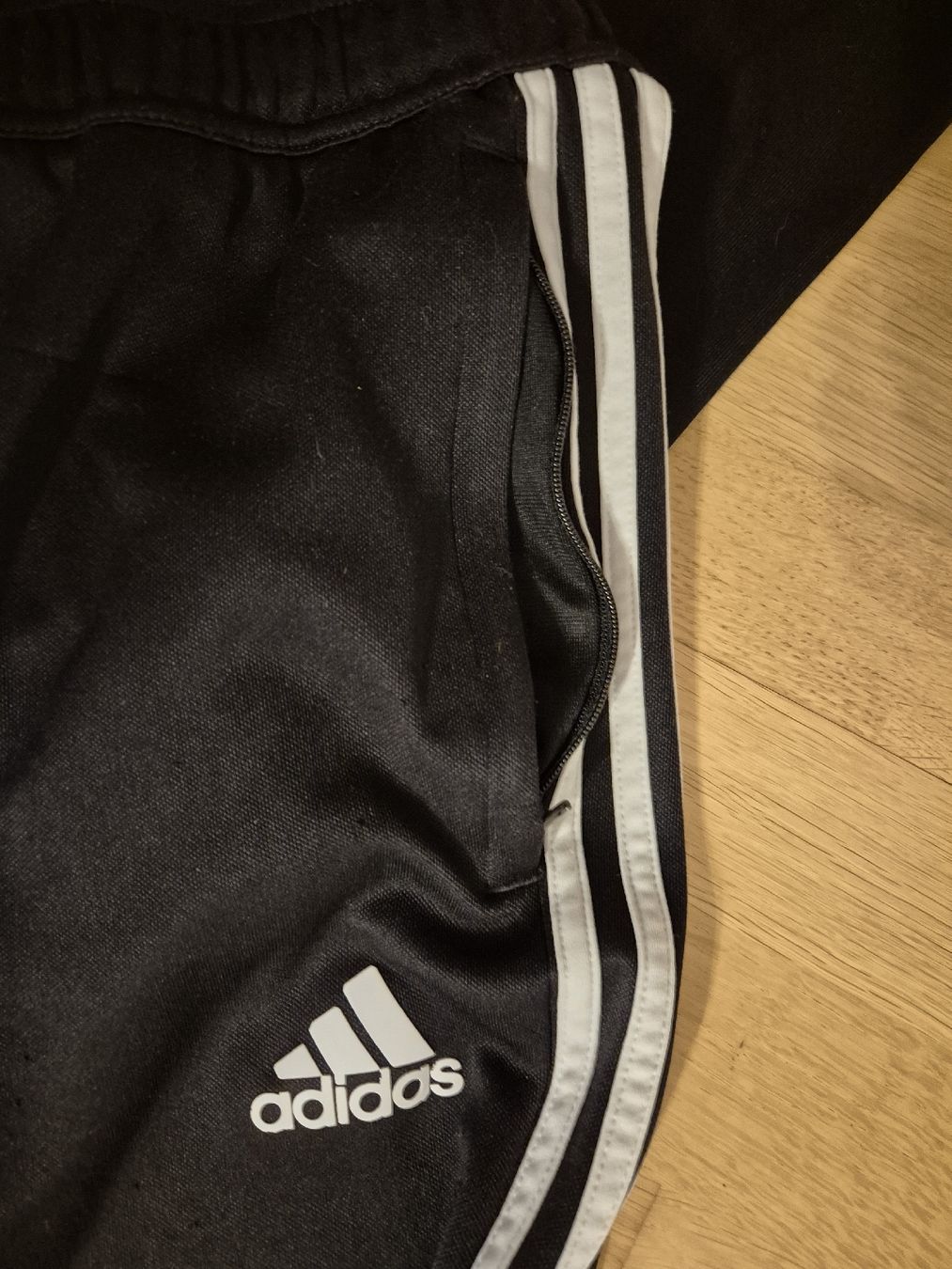 Adidas Pantaloni: Adidas Trainerhose Schwarz Grösse S – Usato da Bern venduto da JRA_12 4