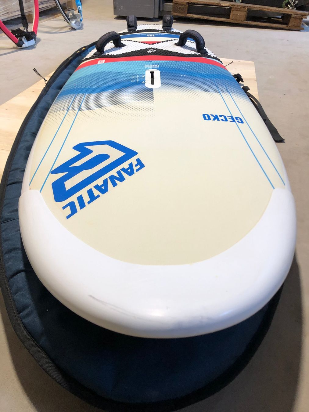 Tavole da surf e di nuoto: Fanatic Gecko 133l Windsurfboard – Usato da Meggen venduto da eliot66 2