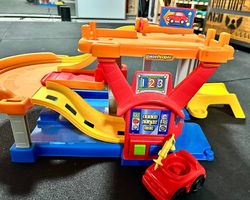 Süsse Fisher-Price Little People Garage