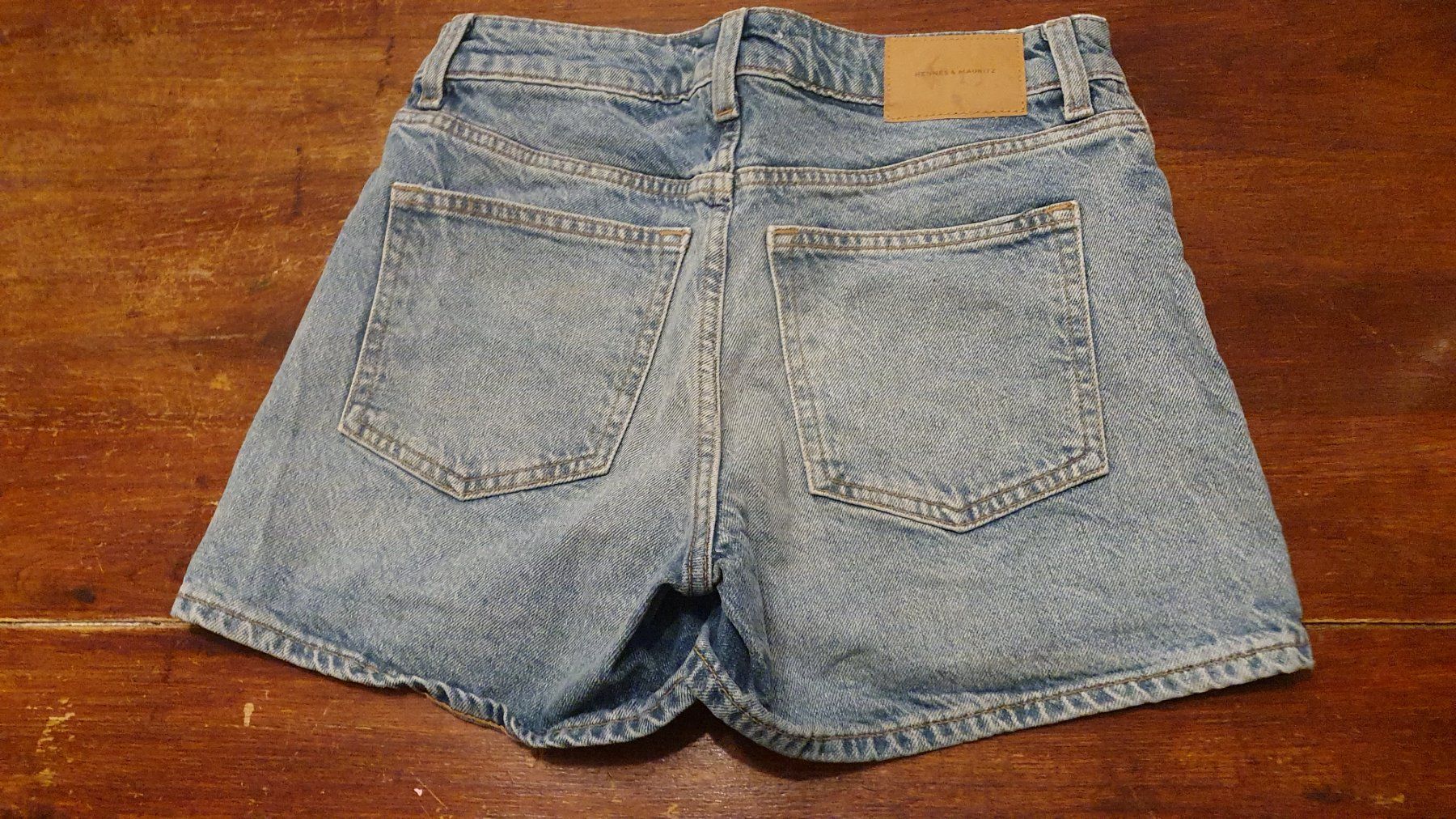 H&M Pantalons: Short 34 – D'occasion à Châtonnaye par Kojak120 1
