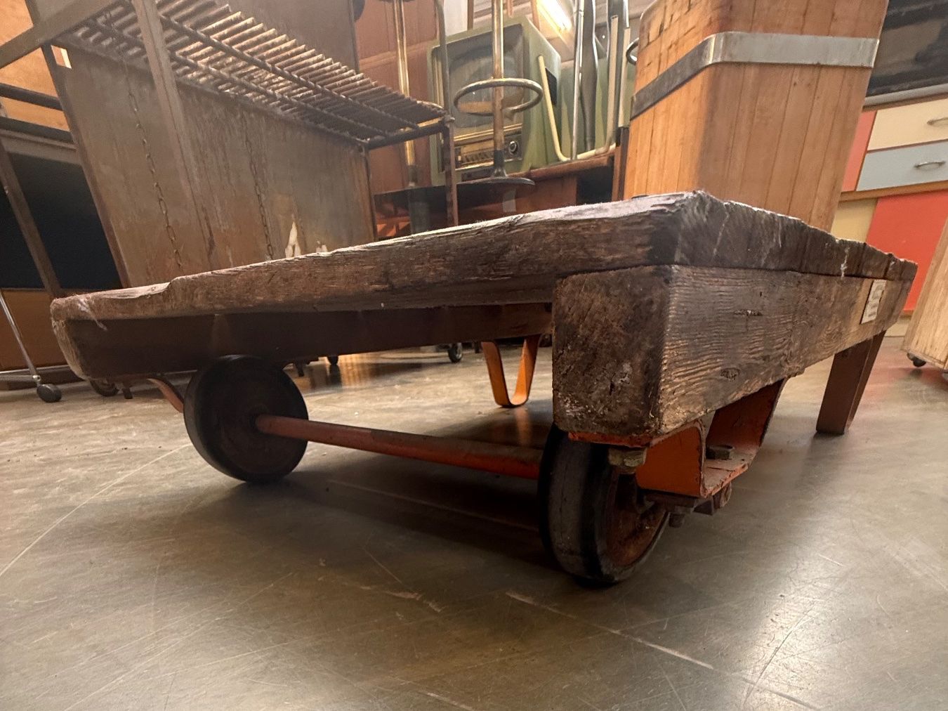 Tables: Industrial Couchtisch – D'occasion à Fulenbach par Annie.s_Mid_Century 1
