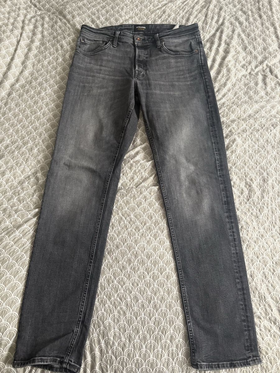 Jack & Jones Jeans: Jeans taille 33/34 de chez Jack jones  – Usato da Vicques venduto da kev_txq5
