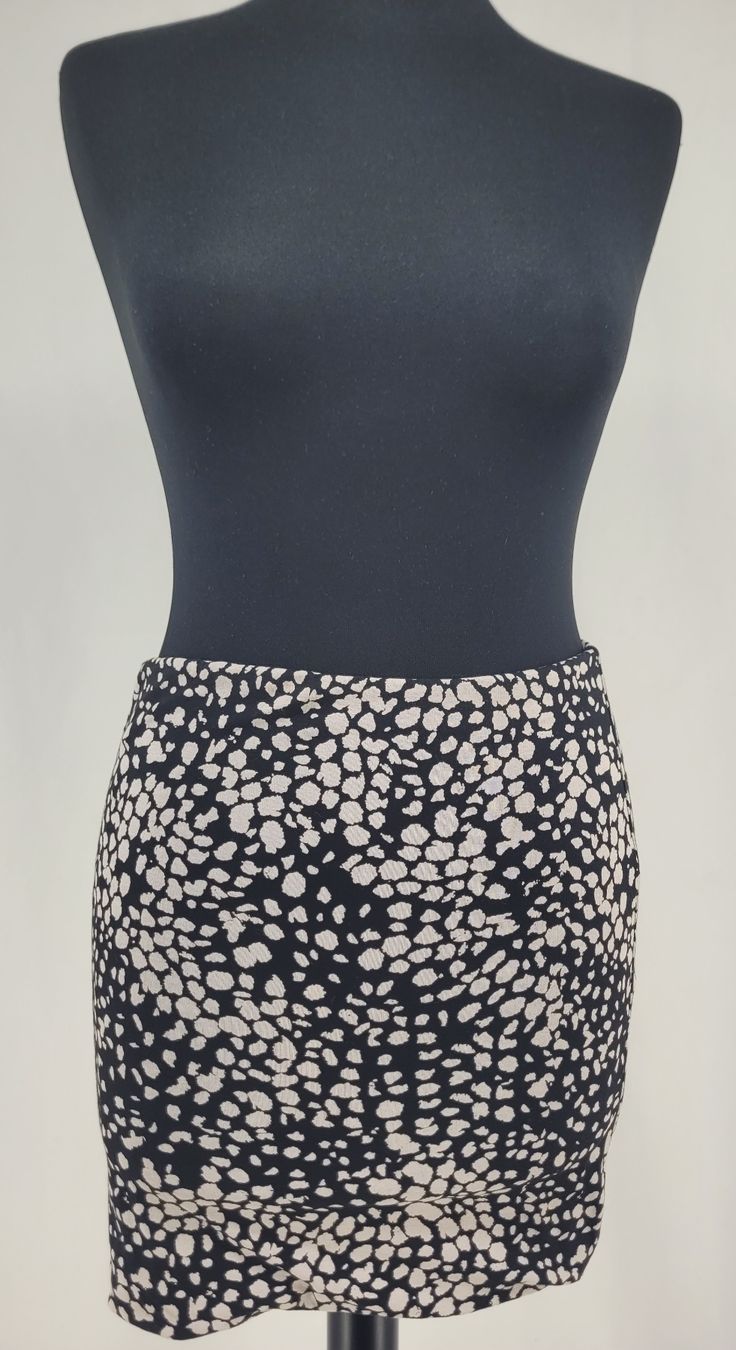 Gonne: JUPE Noir et Blanche taille XS/S – Usato da Lausanne venduto da PlusValue_Lausanne