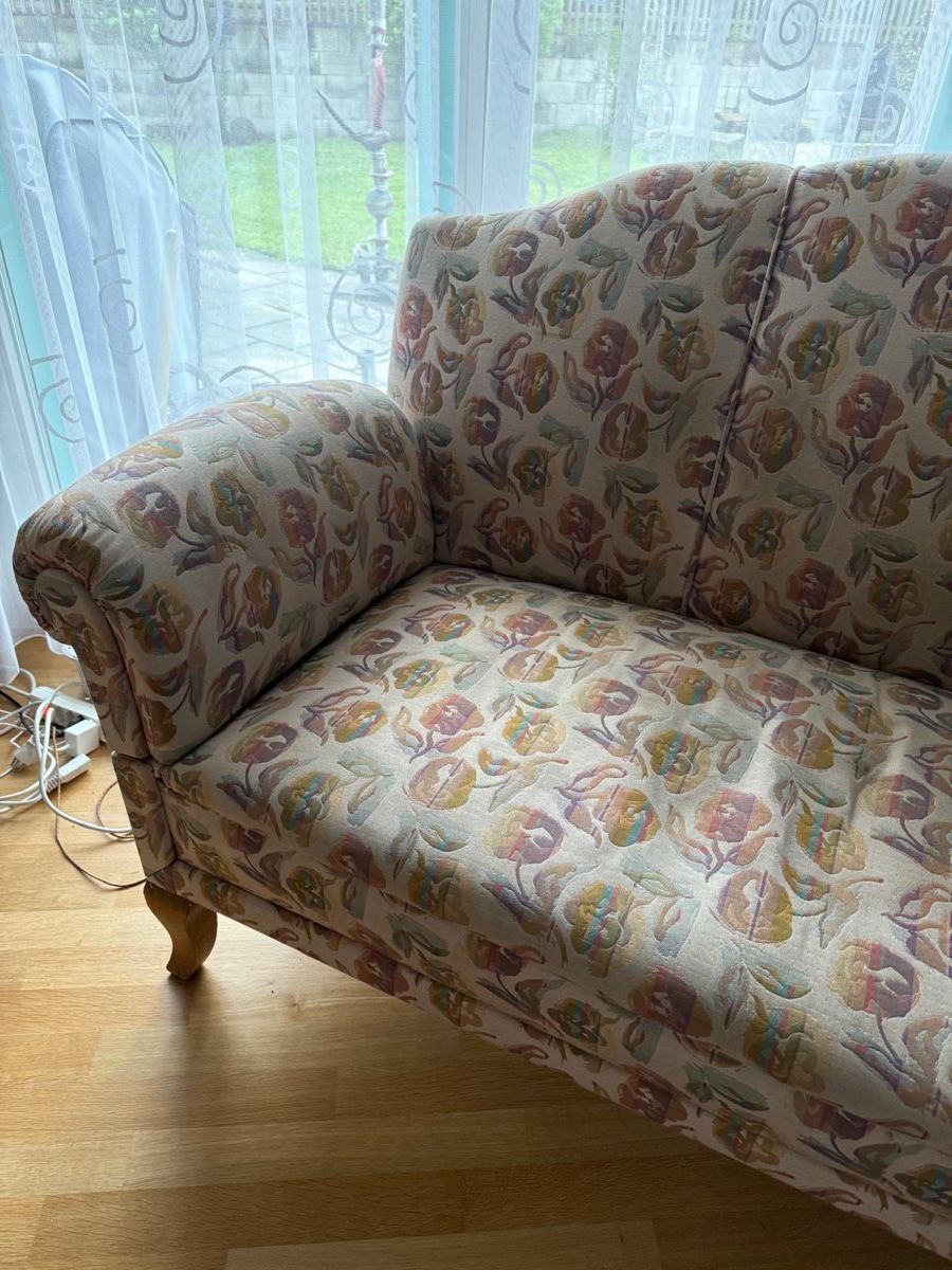 Sofas: Sofa mit Blumenmuster, 2-plätzig, Vintage Look – D'occasion à Ormalingen par zweitakter 1