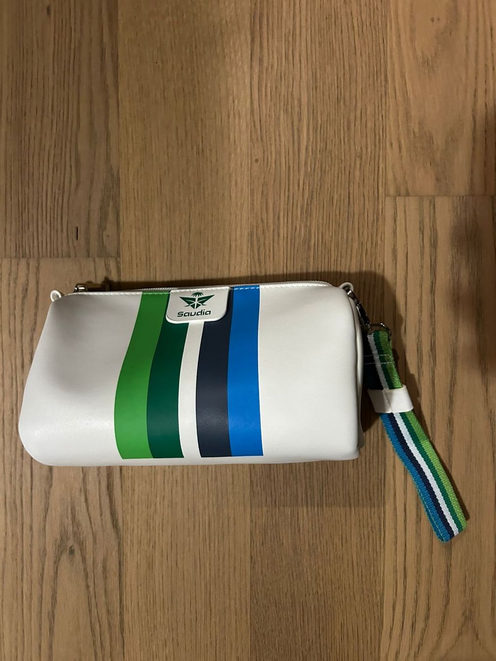 Borse: NEW - Travel & toiletries pouch – Nuovo (secondo la descrizione) da Zürich venduto da aygo_a