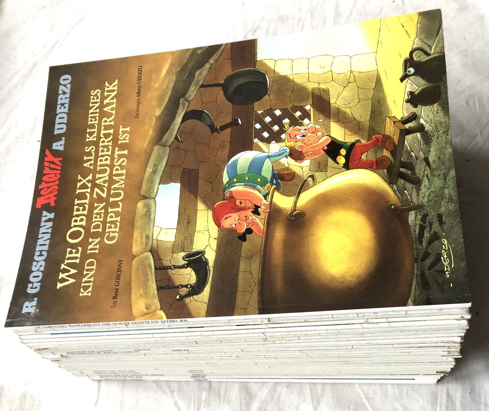 Fumetti: Asterix Comic Sammlung - 33 Hefte – Usato da Schaffhausen venduto da durruti