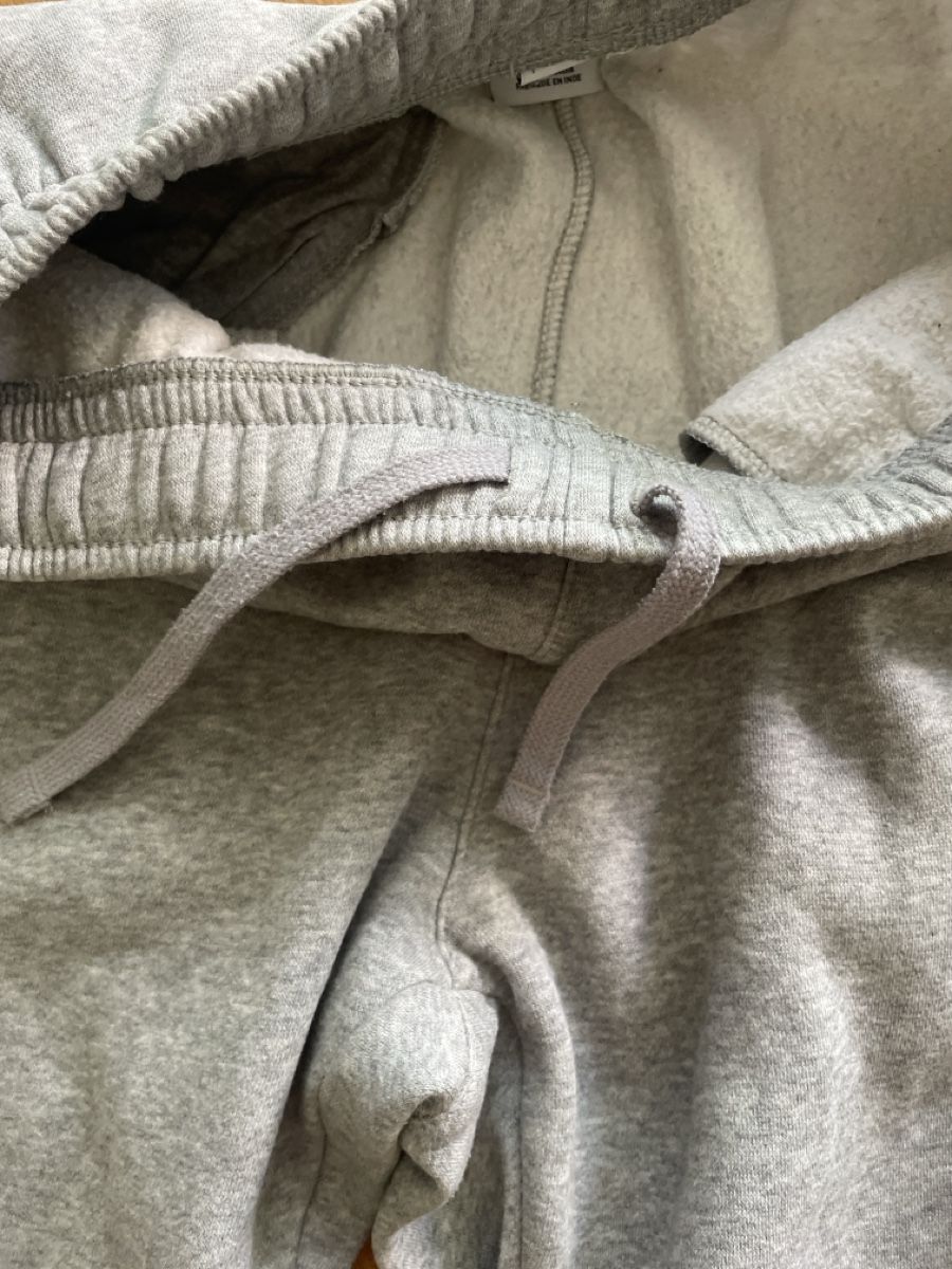 Nike Hosen: Nike Jogginghose grau Grösse S – Gebraucht aus Uetikon am See von Wigglo 3