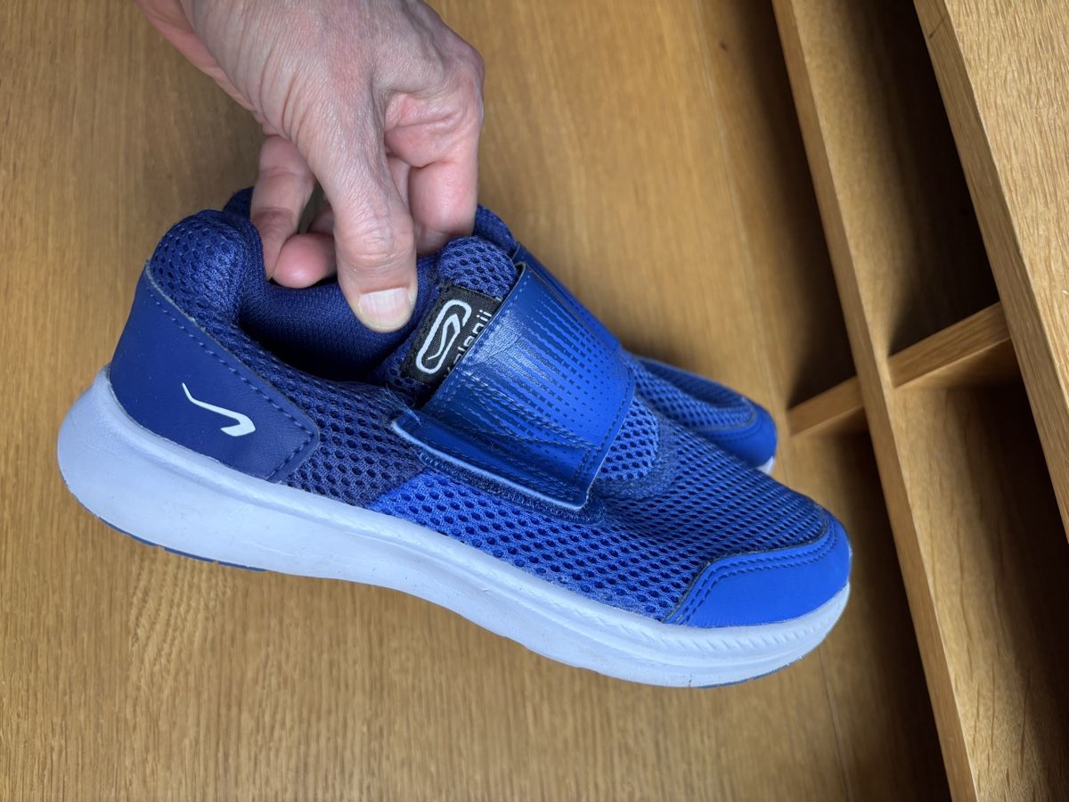 Decathlon Scarpe per ragazzi: Chaussures sport Décathlon t.31 – Usato da Founex venduto da ari_2gt7 2