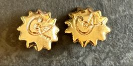 Paire de boucles d'oreilles Christian Lacroix dorées ✨