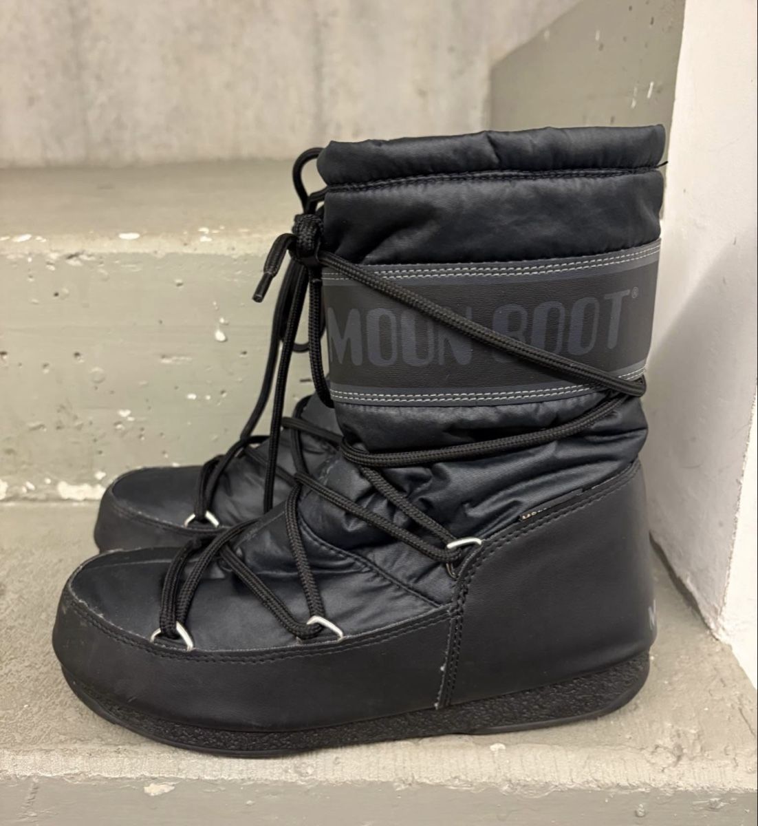 Moon Boot Scarpe da uomo: Moon Boots – Nuovo (secondo la descrizione) da Uznach venduto da le-ma-di- 1