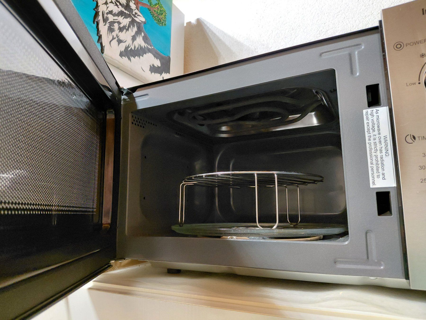 Elettrodomestici da cucina: Intertronic Mikrowelle mit Grill gut erhalten – Usato da Wattwil venduto da rot_s7jy 3