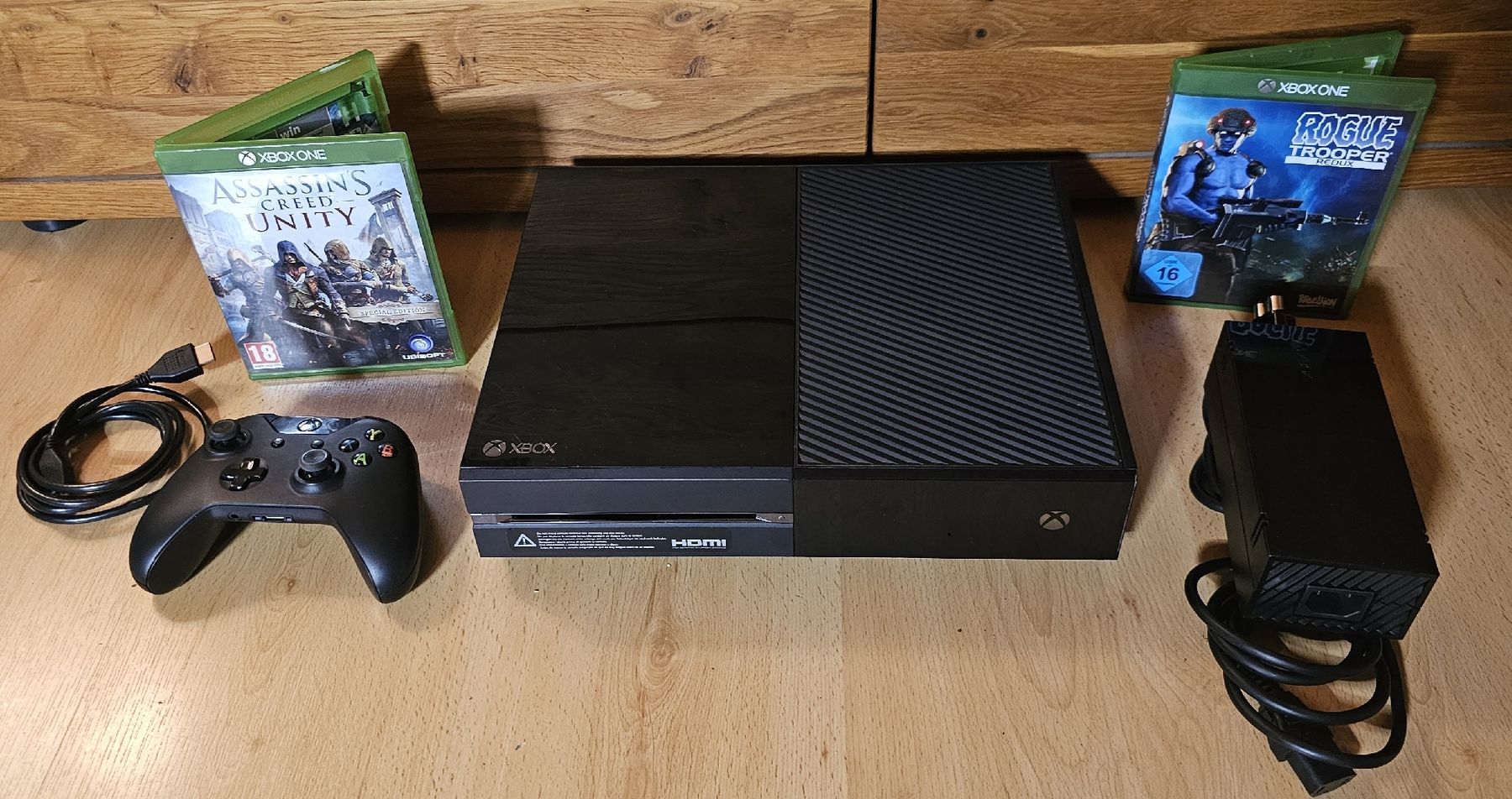 Microsoft Konsolen: XBOX ONE Konsole mit Controller & Top Games – Gebraucht aus Ochlenberg von on3x