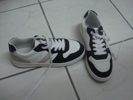 cooler Turnschuh / Freizeitschuh / Sneaker