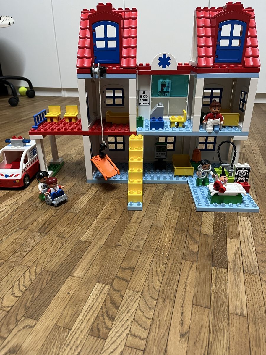 Lego Jouets: Lego Duplo 5795 Grosses Spital – D'occasion à Bern par Melaanie