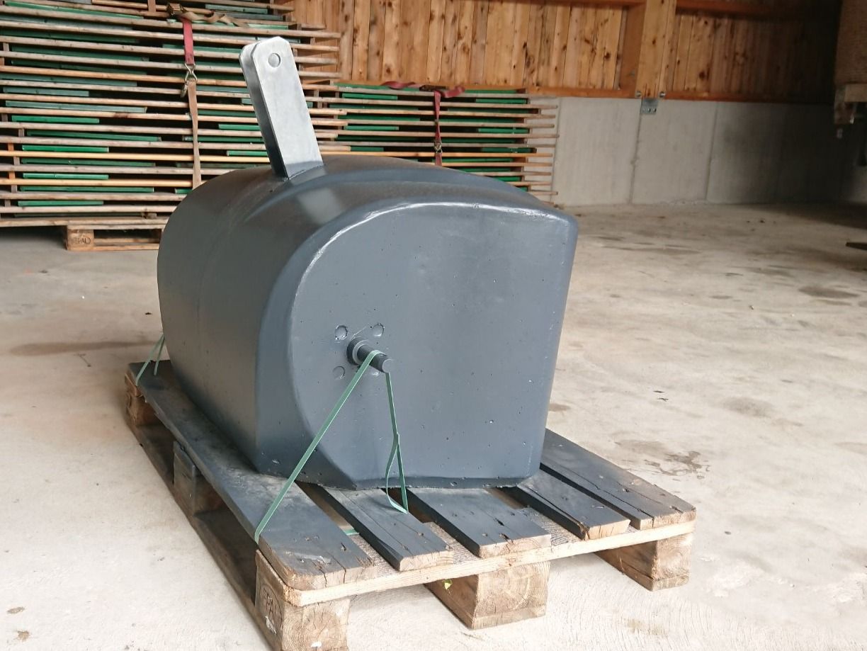 Traktoren: 600 kg Frontgewicht ROX – Neu und originalverpackt aus Emmen von Tyupi 1