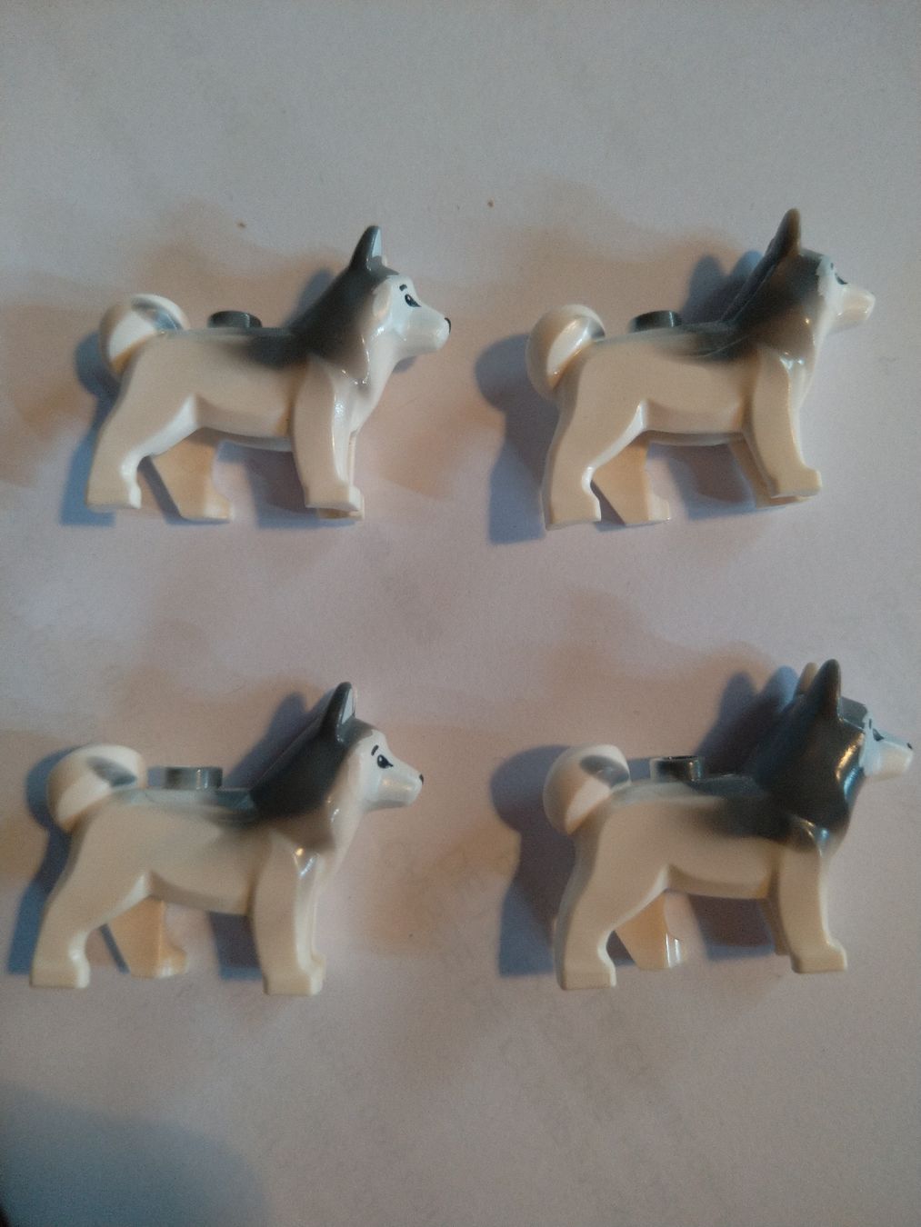 Lego Kit di costruzioni: Lego - 4 figurines Husky – Usato da Les Brenets venduto da LEGO_SHOP_2416