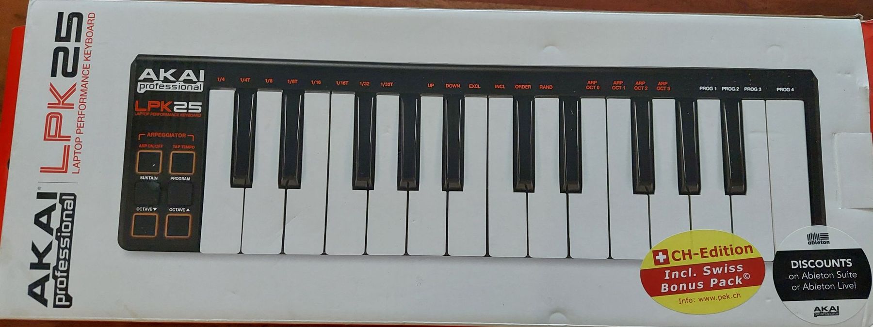 Akai Strumenti musicali: Akai LPK25 Laptop Keyboard MIDI-Controller gebraucht – Nuovo (secondo la descrizione) da Seuzach venduto da daveakaOBI