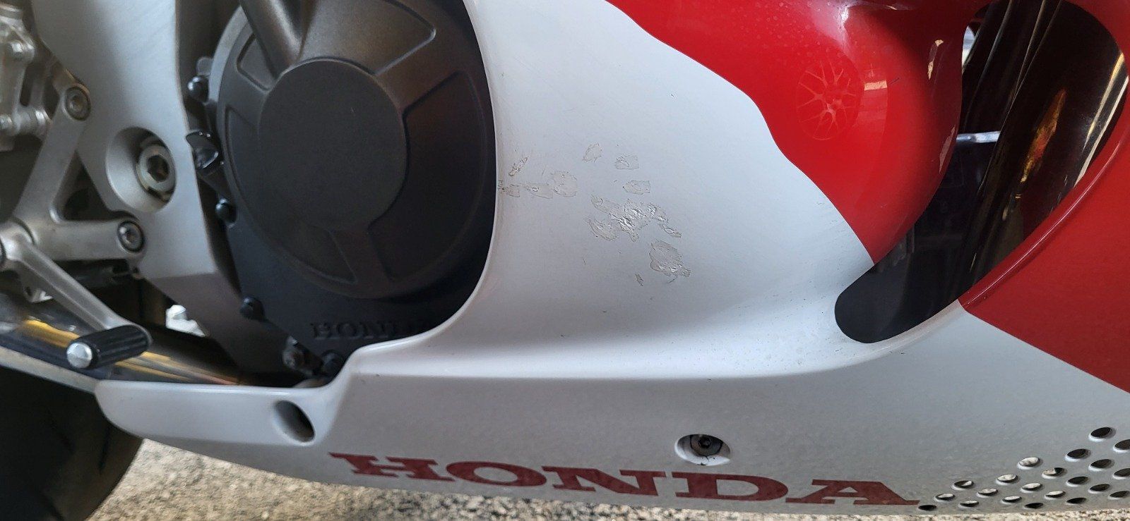 Honda Strada: CBR 900 RR 1995 – Usato da Cadempino venduto da Ducati916senna 2