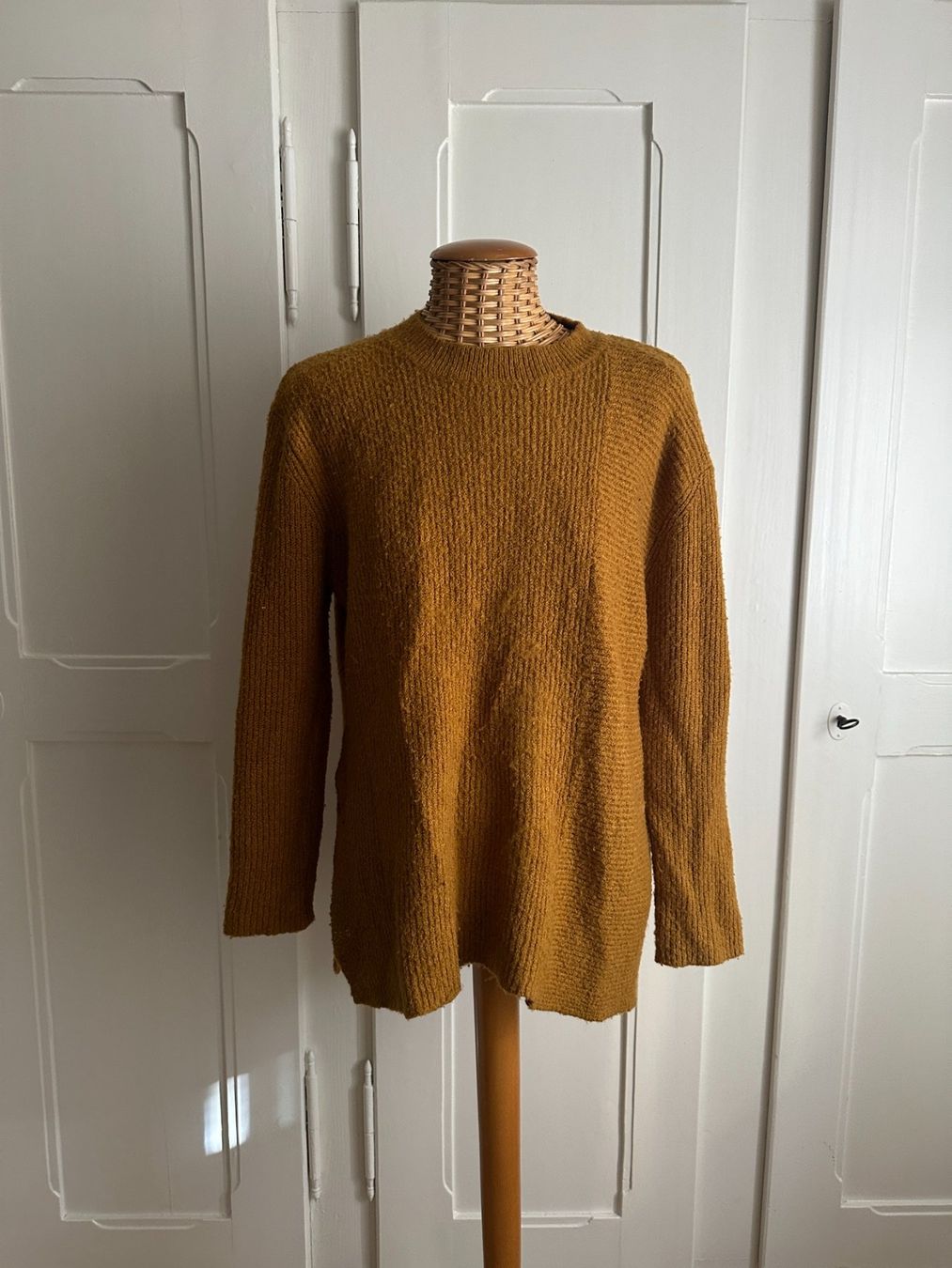Mango Pulls & Sweat-shirts: MANGO - Strickpullover senfgelb L – D'occasion à Zürich par Diazaio