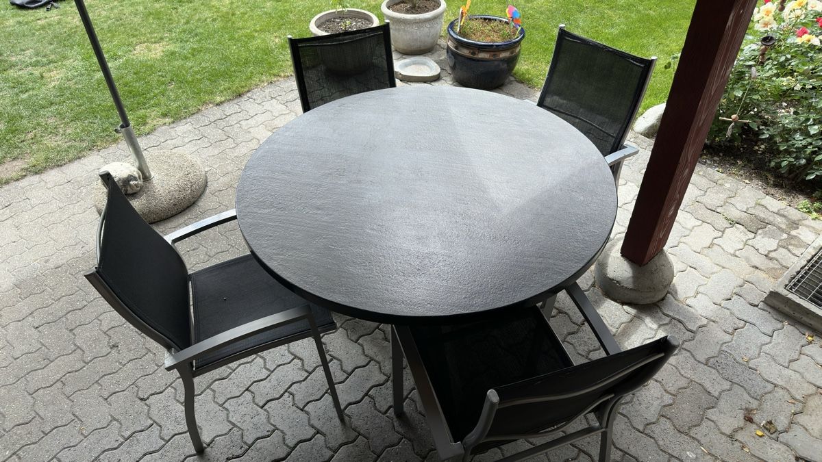 Tavoli: Denova Gartentisch mit massiver Platte 130 cm – Usato da Trimmis venduto da lorenzcamenisch