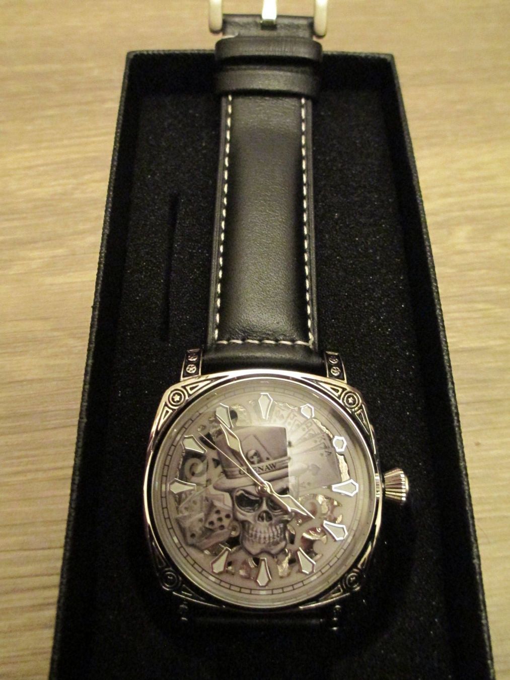 Orologi: Uhr Automatik Skull – Nuovo e nell'imballaggio originale da La Heutte venduto da franco029
