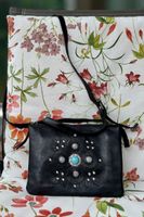 Schwarze Tasche aus Leder mit tollen Details! Top Zustand