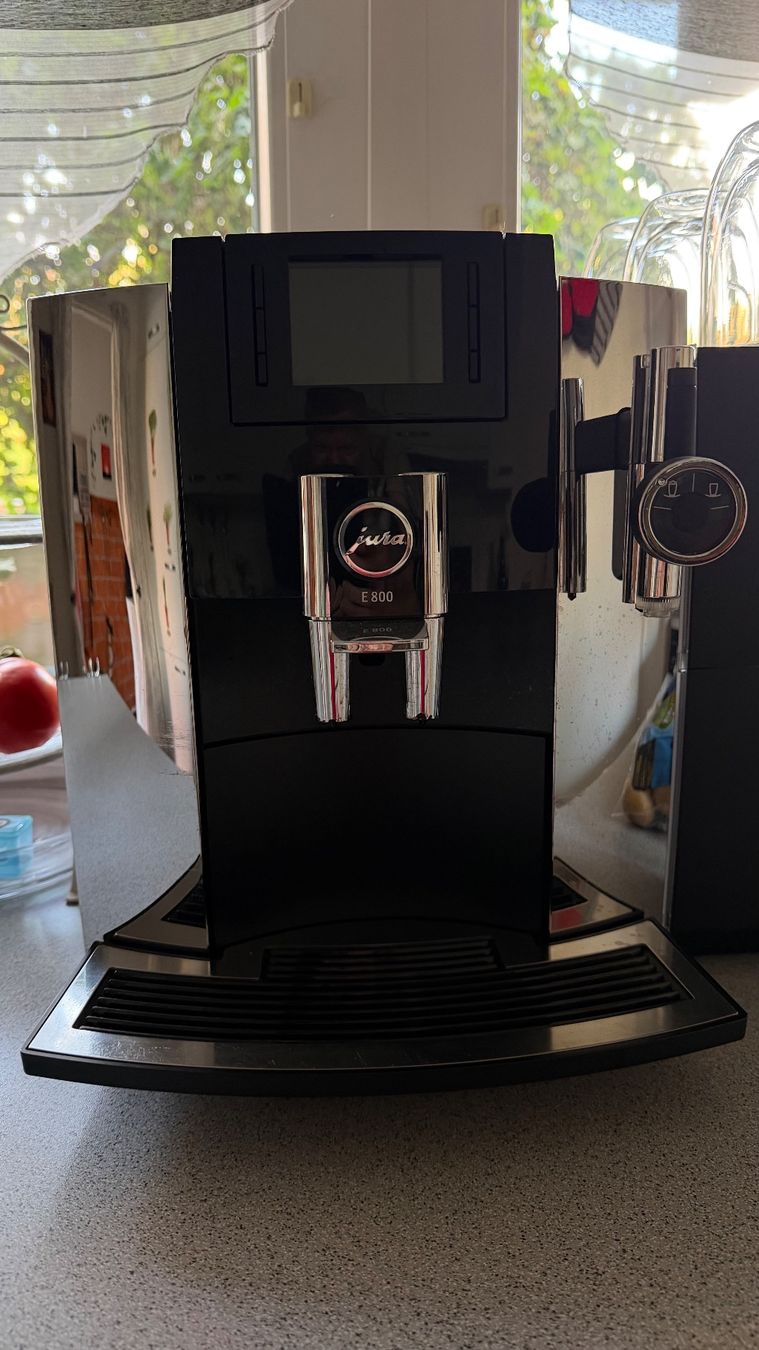 Machines à café & Machines à expresso: Jura E8 Kaffeevollautomat – D'occasion à Rheinfelden par Shuttle10