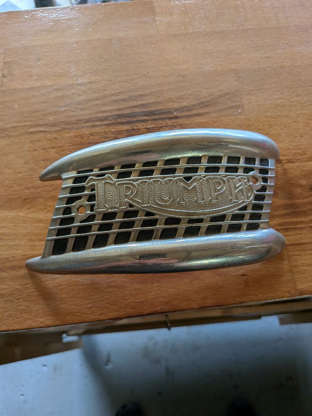 Triumph Alle Motorradersatzteile: Triumph Emblem – Gebraucht aus Künten von sheila017