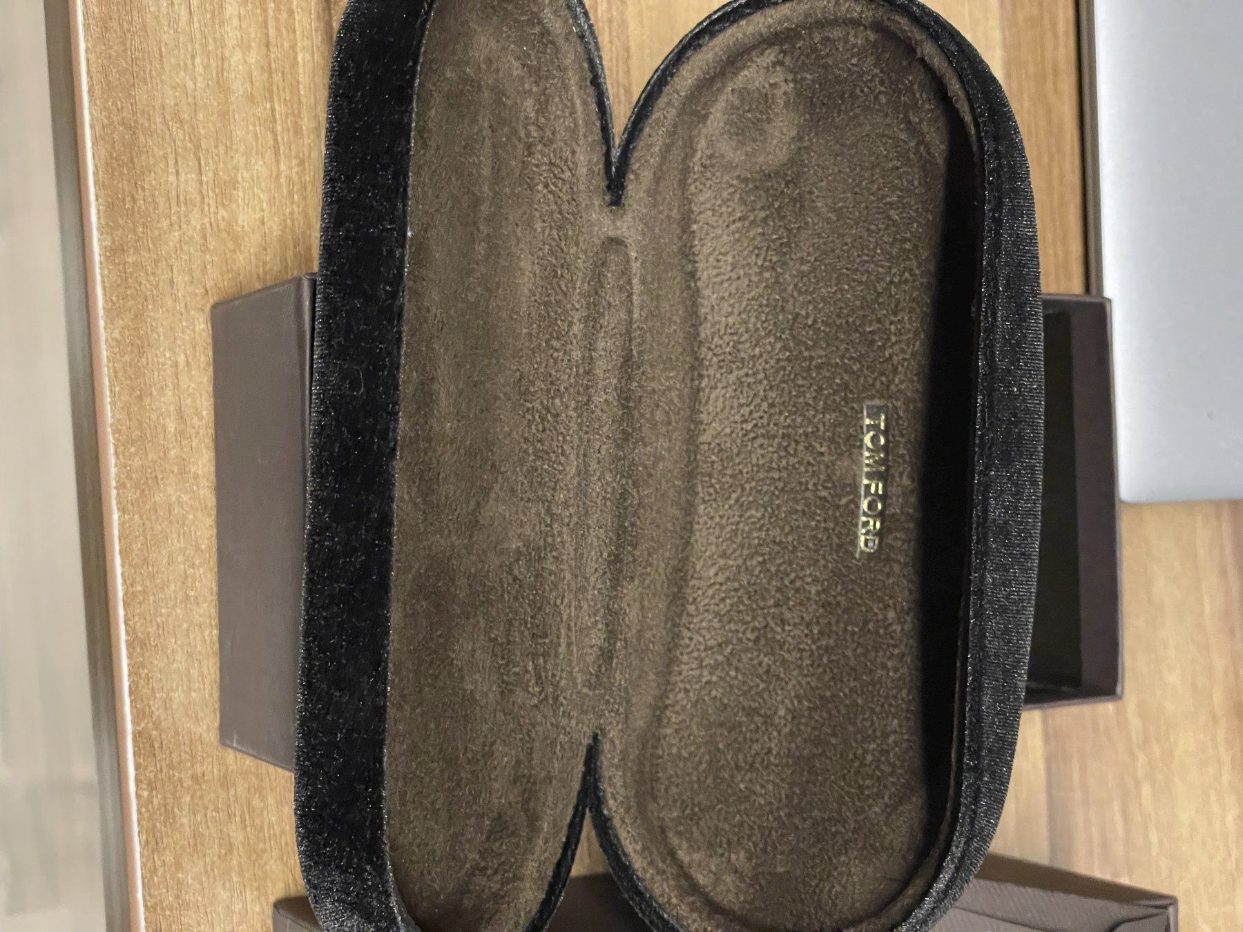 Sonstige Kleidung & Accessoires: Neuwertig Tom Ford brillen etui – Neu (gemäss Beschreibung) aus Bergdietikon von bar_5xy2 3