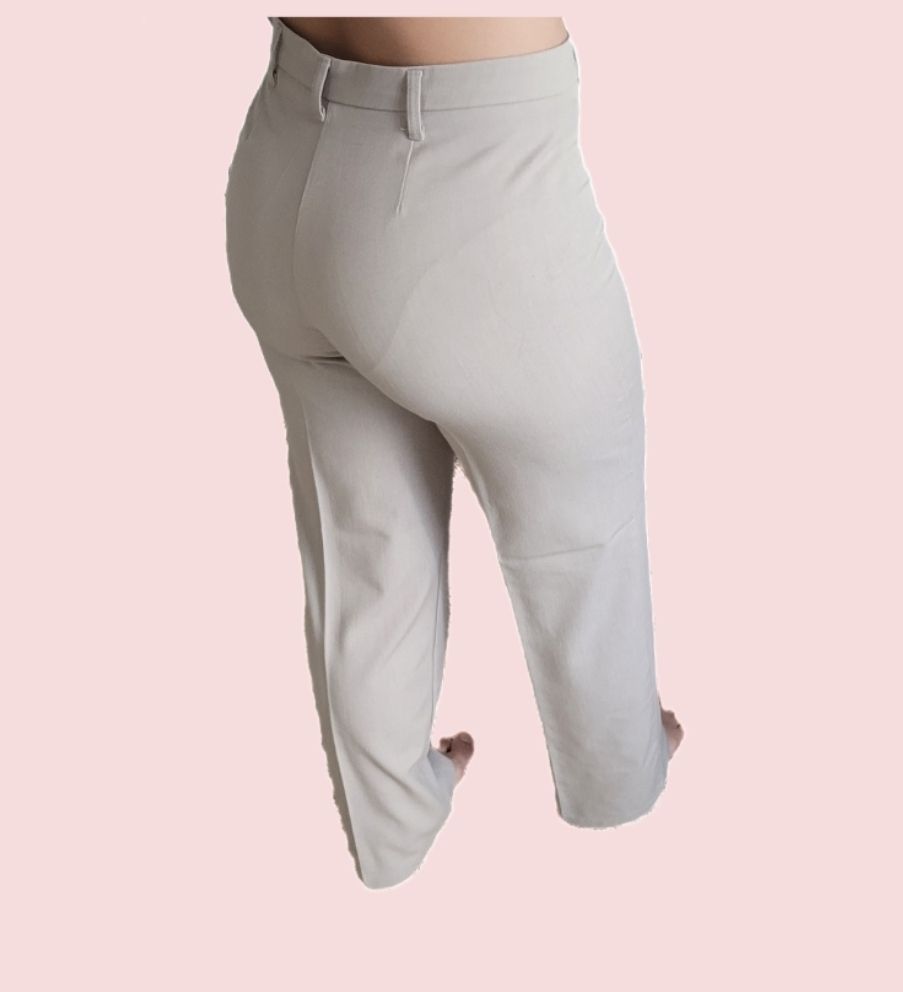 Bershka Pantaloni: BERSHKA Pantalon beige taille 36  – Nuovo (secondo la descrizione) da Genève venduto da Tanaa_12 1