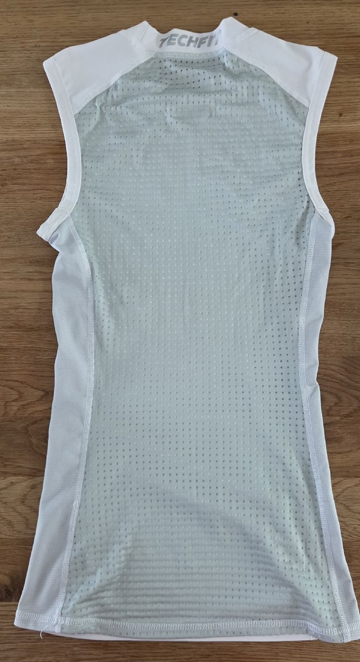 Adidas T-shirt: Adidas techfit compression climachill – Usato da Beinwil am See venduto da gabipetrovay 1