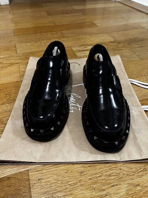 Scarpe da donna: Valentino loafers 42 – Usato da Basel venduto da thorfromabove 1