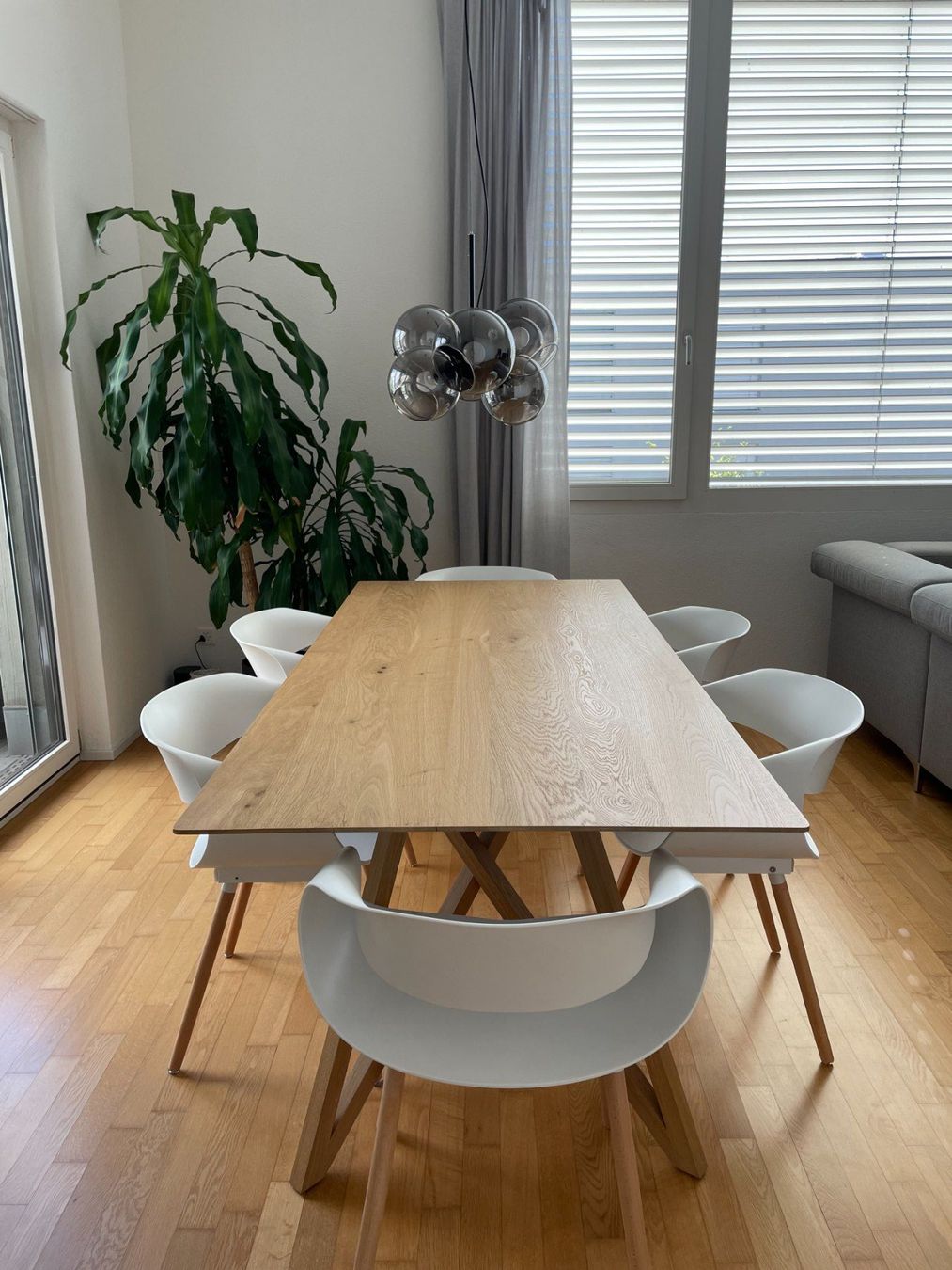 Stühle: 2x Schalenstühle, Designstuhl Weiss – Gebraucht aus Basel von david16mad 2