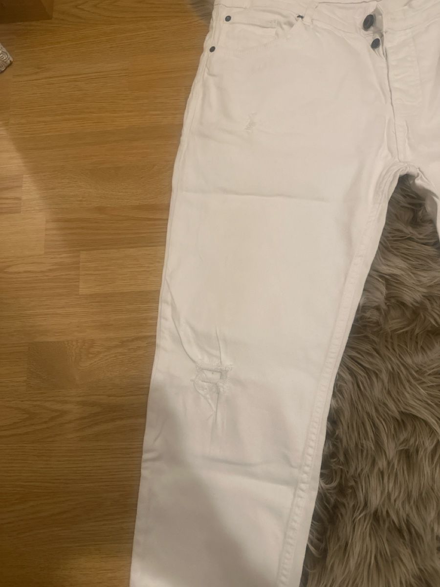 Pantalons: Weisse Sommerjeans mit coolem Destroyed Look, Gr. 38 – Neuf (Voir description) à Solothurn par Ib1a 1