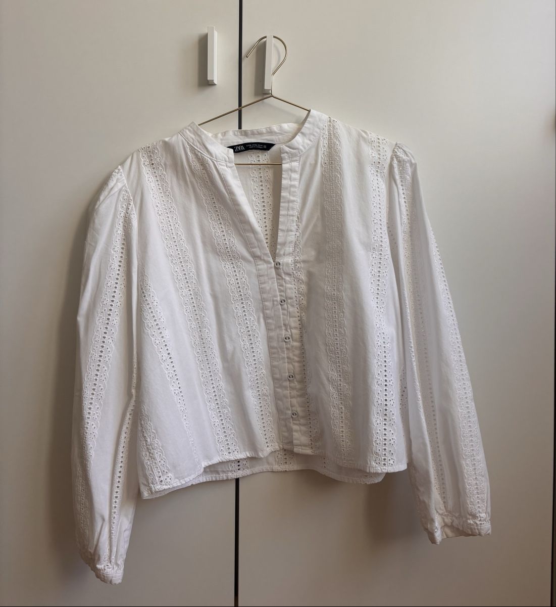 Zara Chemisiers: zara bluse weiss – D'occasion à Zürich par ann_x9yx