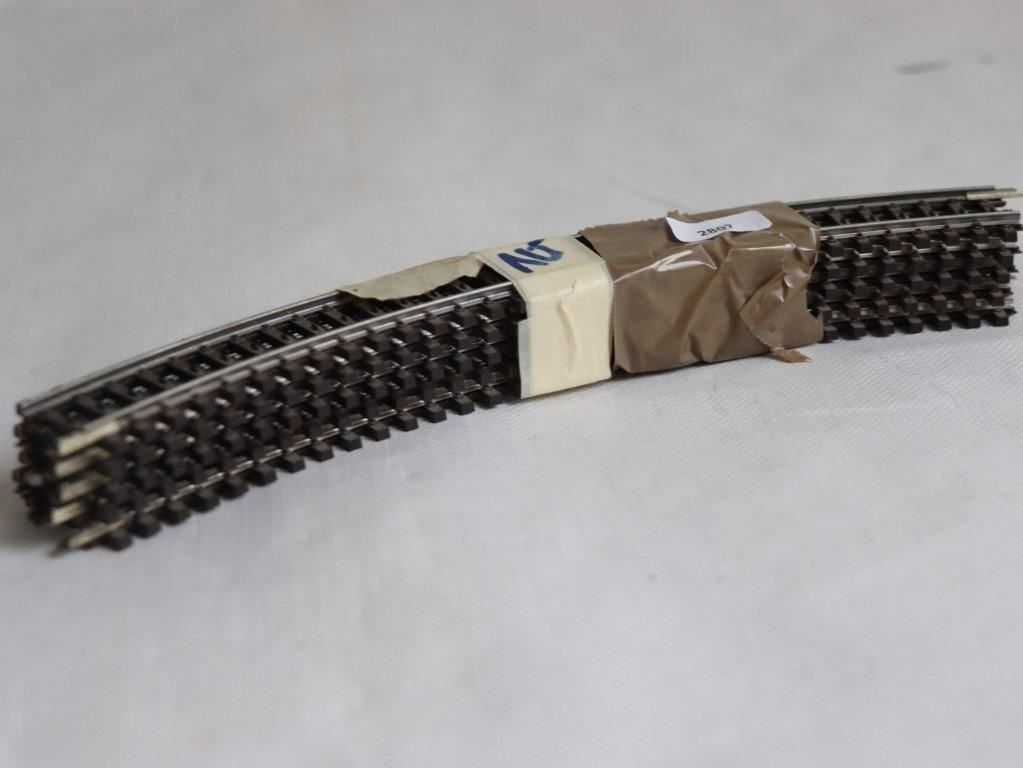Märklin Modellini di ferrovie: Märklin Gleis gebogen (2807-2810) – Usato da Bäriswil BE venduto da WWYN-Liquidationen
