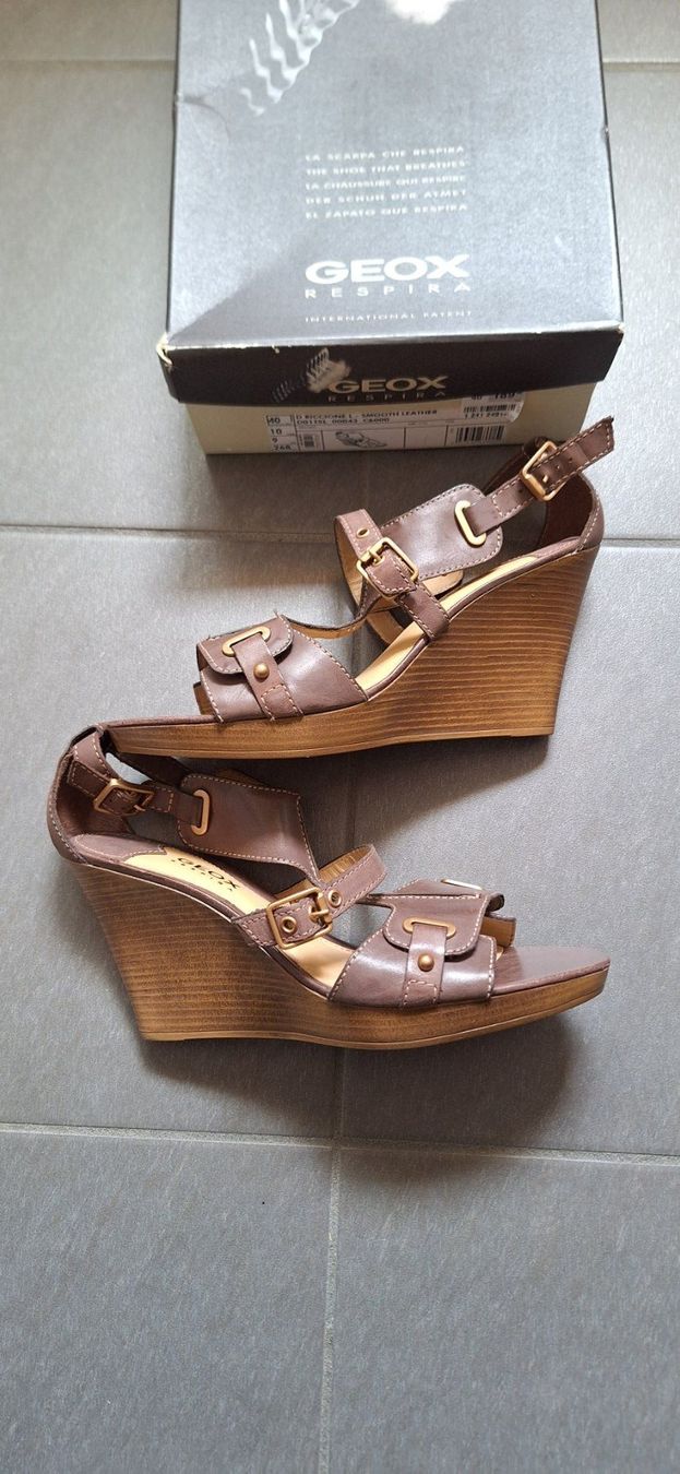 Geox Scarpe da donna: Geox, sandale brune – Nuovo e nell'imballaggio originale da Lussery-Villars venduto da pousinete02 1