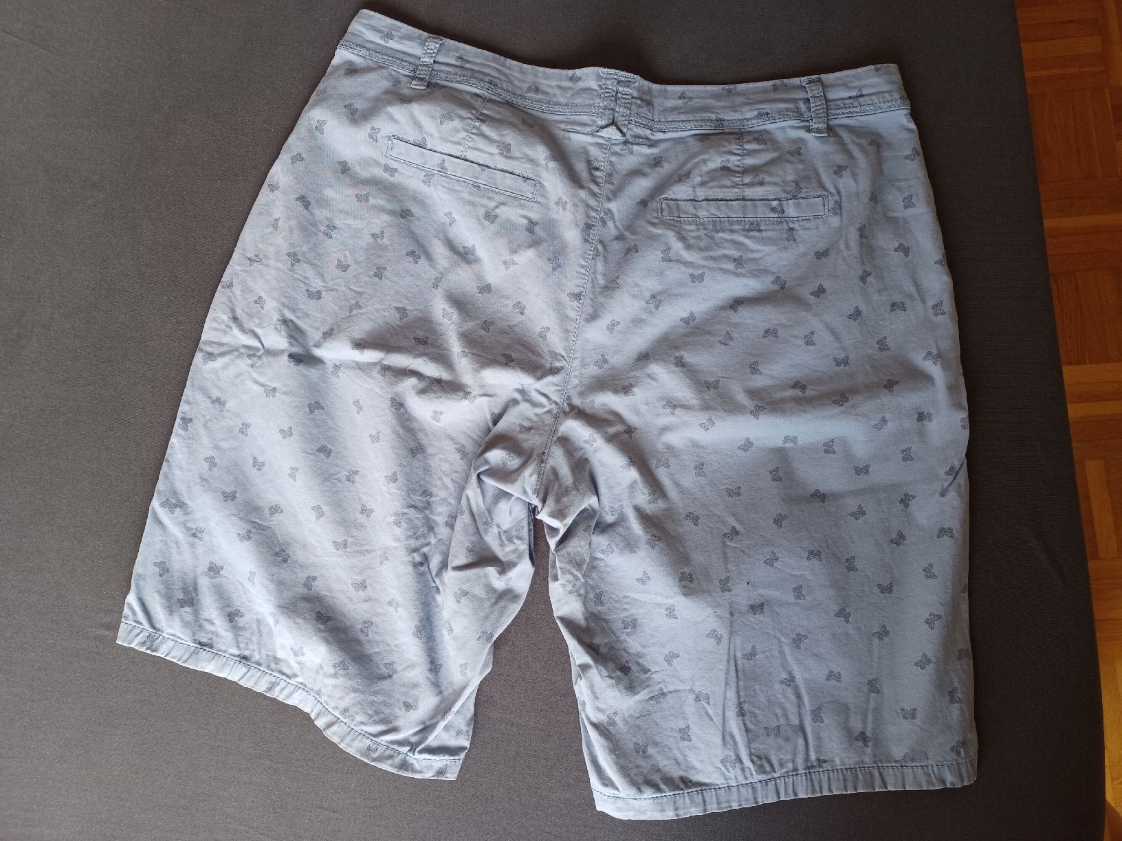 Pantaloni: Bermuda Gr 42 hellblau  – Nuovo (secondo la descrizione) da Zürich venduto da Miniskus 1