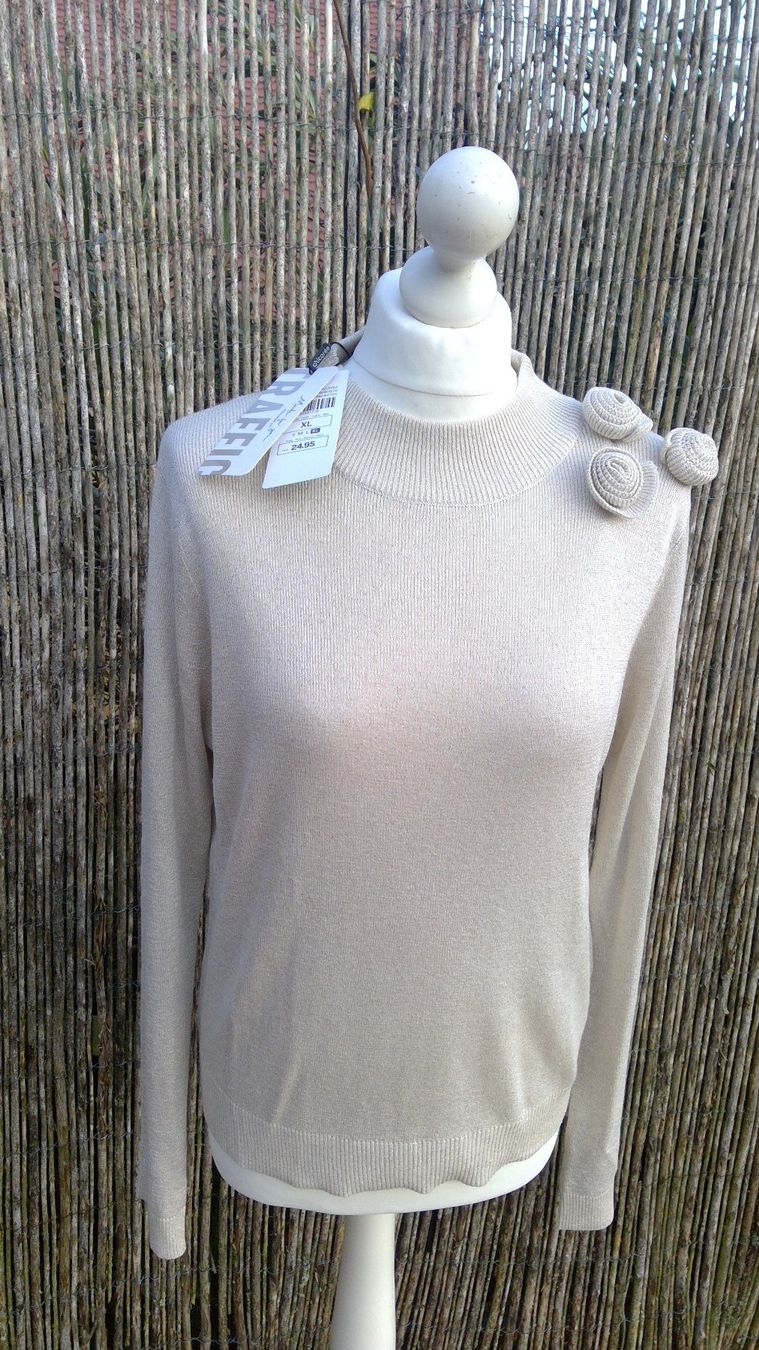 Maglioni & Felpe: Pullover beige doré 3x fleurs CHICOREE, taille XL, NEUF – Nuovo e nell'imballaggio originale da Agiez venduto da chouchanelle 1