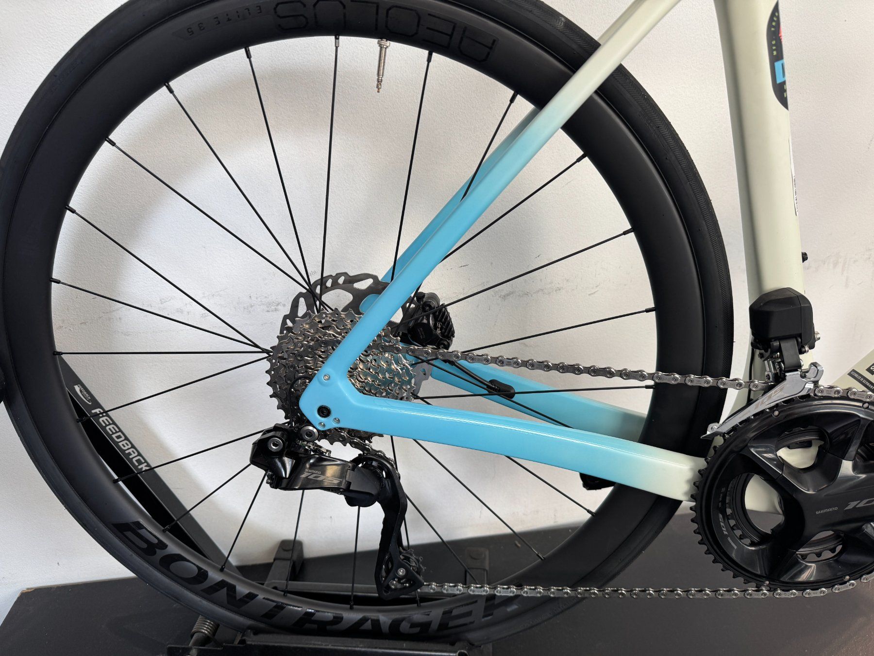 Trek Biciclette: Trek Domane SL 6 Gen 4, Grösse 54cm – Nuovo e nell'imballaggio originale da Zürich venduto da Velofabrik01 1