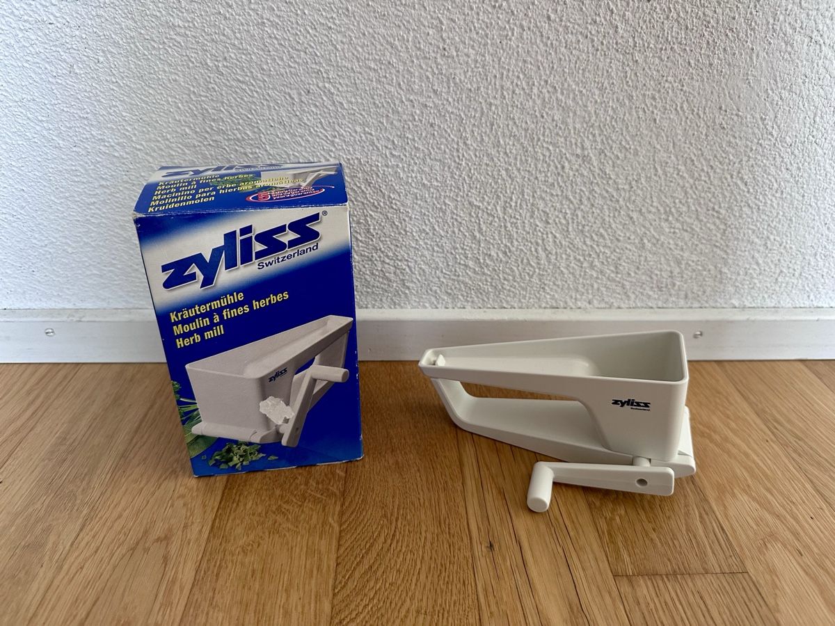 Zyliss Elettrodomestici da cucina: Zyliss Kräutermühle mit OVP – Usato da Blumenstein venduto da Thunerin_1987