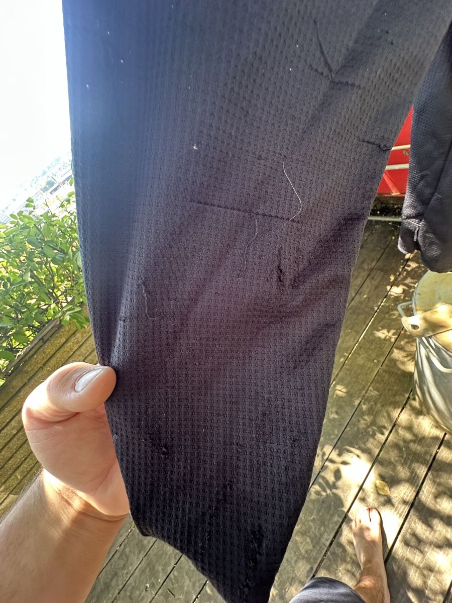 Canottiere & Pantaloni: Shift  Trikot Langarm L schwarz  – Usato da Biel/Bienne venduto da Noah187 3