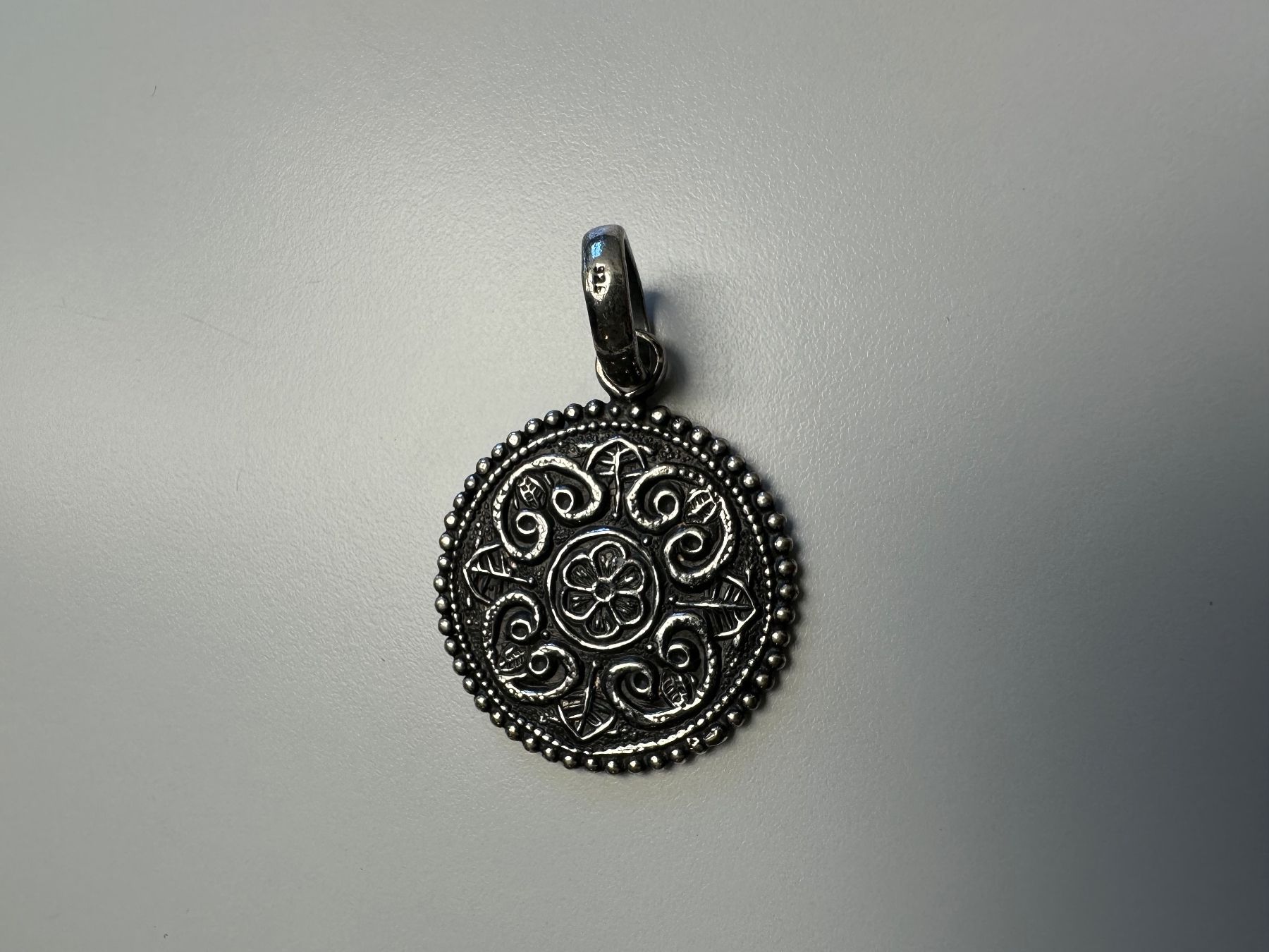 Anhänger: Silberanhänger, Amulett – Gebraucht aus Luzern von Mamutpe 1