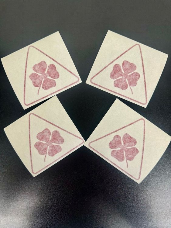 Produktbild von Original Alfa Romeo QUADRIFOGLIO VERDE Abzeichen 2er-Set Nur Für
