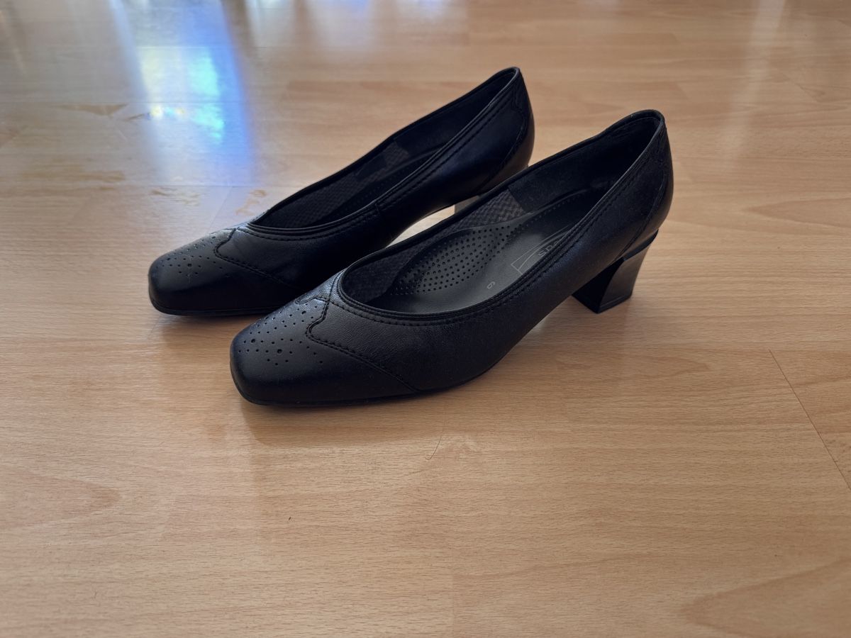 Chaussures femmes: Schwarze Damen Pumps Medicus – D'occasion à Zürich par man_nq66 1